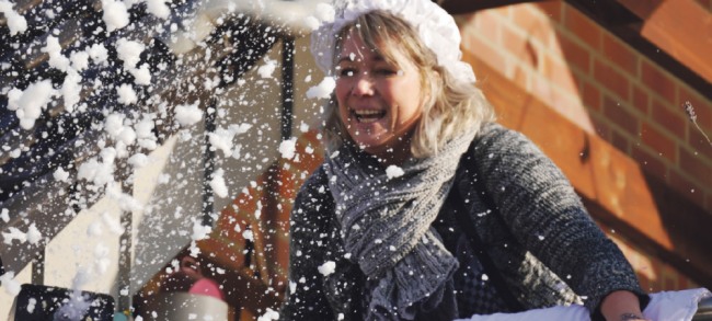 Märchenmarkt 2019: Frau Holle läßt es schneien. Foto: © jck/Content News